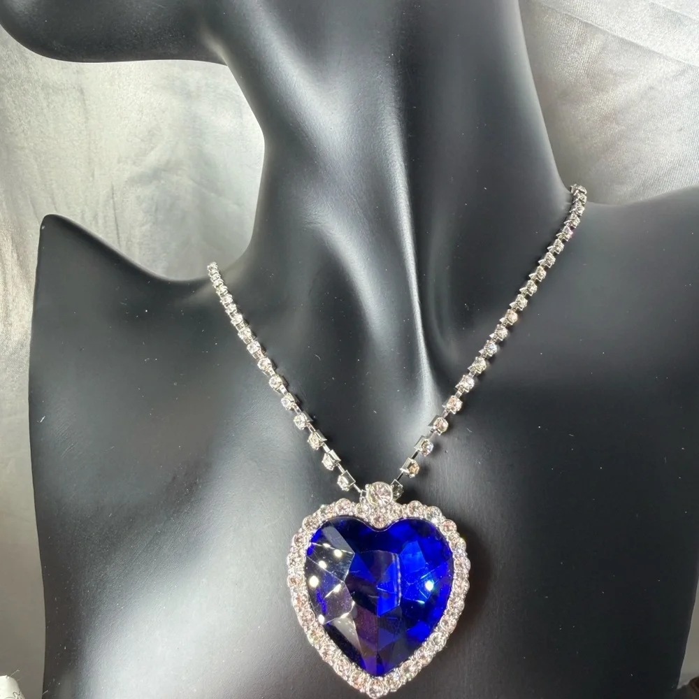 Unique premium look Sapphire Blue Heart Necklace with Silver Accents - Picture 2 of 13